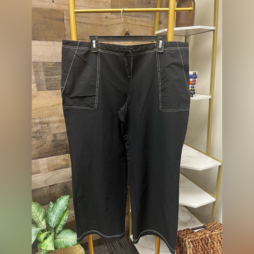 Freestyle by Danskin Black Nylon Cropped Athletic Pants